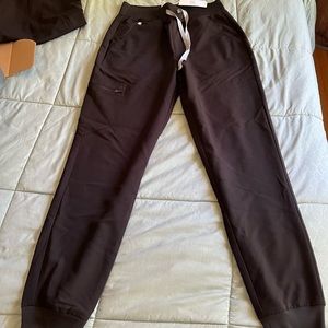 Black figs scrub set